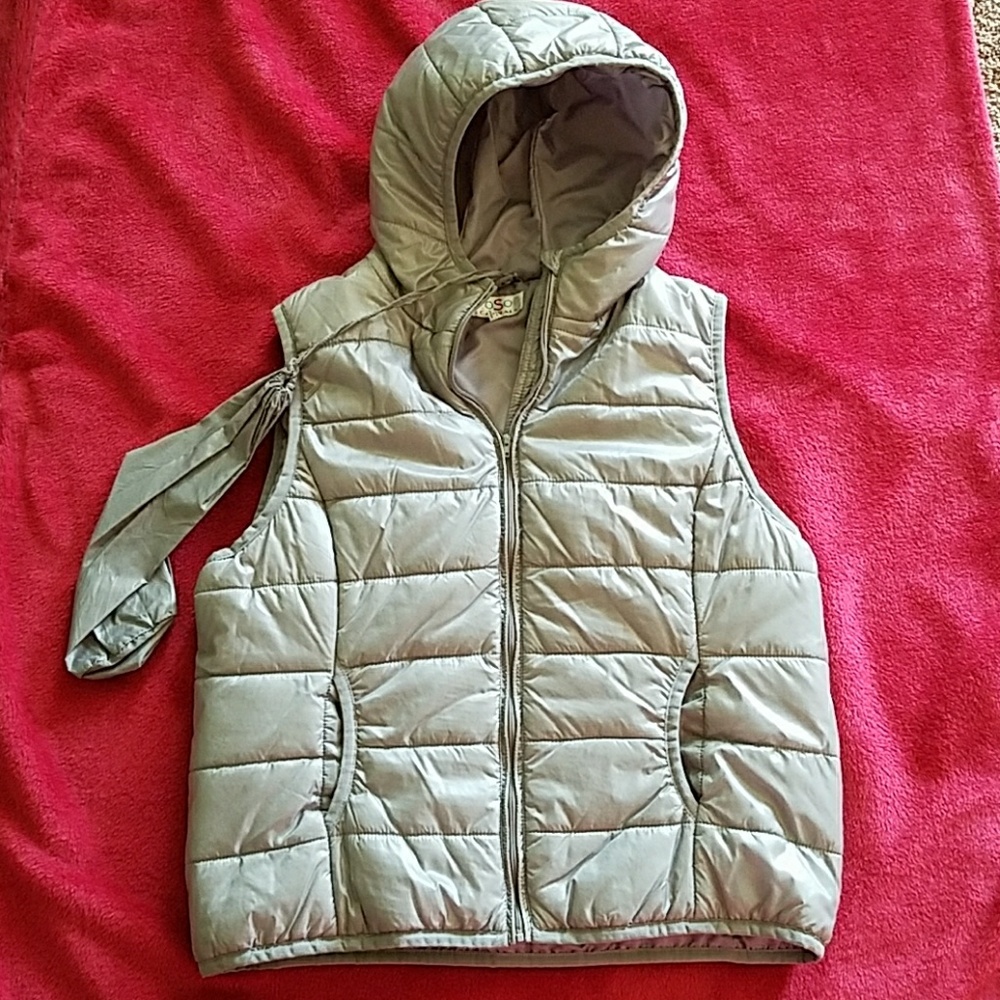 Light vest